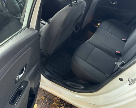 Белый Рено Меган, объемом двигателя 1.5 л и пробегом 257 тыс. км за 5250 $, фото 38 на Automoto.ua