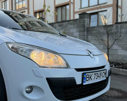 Белый Рено Меган, объемом двигателя 1.46 л и пробегом 298 тыс. км за 6200 $, фото 1 на Automoto.ua
