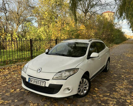 Белый Рено Меган, объемом двигателя 1.5 л и пробегом 257 тыс. км за 5250 $, фото 2 на Automoto.ua