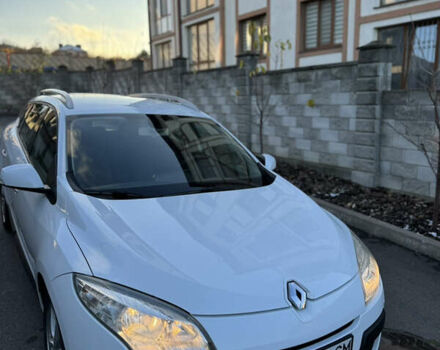 Белый Рено Меган, объемом двигателя 1.46 л и пробегом 298 тыс. км за 6200 $, фото 3 на Automoto.ua