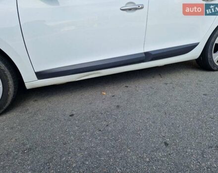 Белый Рено Меган, объемом двигателя 1.87 л и пробегом 215 тыс. км за 7200 $, фото 5 на Automoto.ua