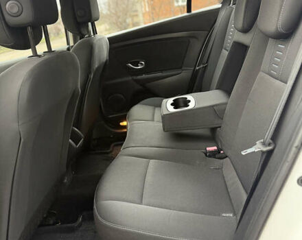 Белый Рено Меган, объемом двигателя 1.6 л и пробегом 211 тыс. км за 7399 $, фото 24 на Automoto.ua