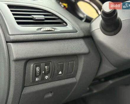 Белый Рено Меган, объемом двигателя 1.6 л и пробегом 211 тыс. км за 6750 $, фото 19 на Automoto.ua