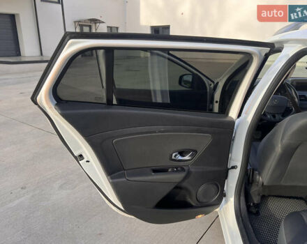 Білий Рено Меган, об'ємом двигуна 1.46 л та пробігом 226 тис. км за 7500 $, фото 10 на Automoto.ua