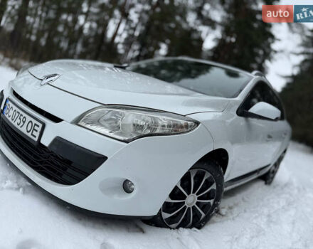 Белый Рено Меган, объемом двигателя 1.87 л и пробегом 302 тыс. км за 6300 $, фото 4 на Automoto.ua