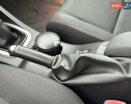 Белый Рено Меган, объемом двигателя 1.6 л и пробегом 211 тыс. км за 6750 $, фото 23 на Automoto.ua