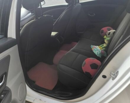 Белый Рено Меган, объемом двигателя 1.5 л и пробегом 269 тыс. км за 7000 $, фото 11 на Automoto.ua