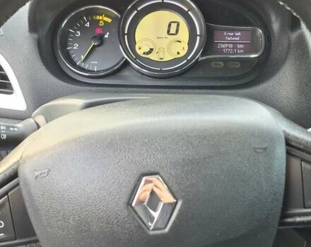 Рено Меган 2010 в Павлограде на Automoto.ua Белый Рено Меган, объемом двигателя 1.46 л и пробегом 237 тыс. км за 8150 $, фото 10 на Automoto.ua