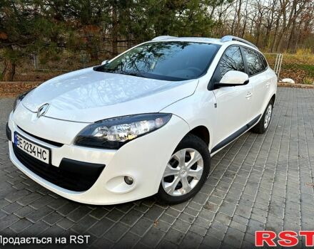 Белый Рено Меган, объемом двигателя 1.5 л и пробегом 240 тыс. км за 7499 $, фото 2 на Automoto.ua