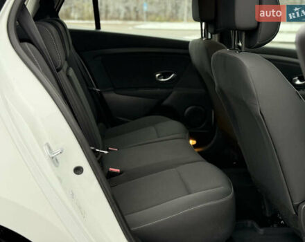 Белый Рено Меган, объемом двигателя 1.6 л и пробегом 211 тыс. км за 6750 $, фото 29 на Automoto.ua