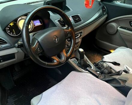 Белый Рено Меган, объемом двигателя 1.5 л и пробегом 280 тыс. км за 7500 $, фото 2 на Automoto.ua