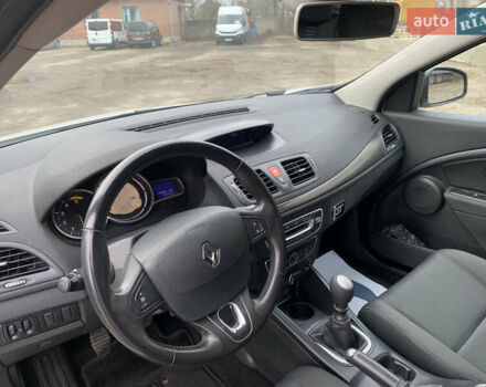 Белый Рено Меган, объемом двигателя 1.5 л и пробегом 221 тыс. км за 7200 $, фото 24 на Automoto.ua