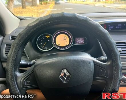 Белый Рено Меган, объемом двигателя 1.5 л и пробегом 180 тыс. км за 5700 $, фото 7 на Automoto.ua