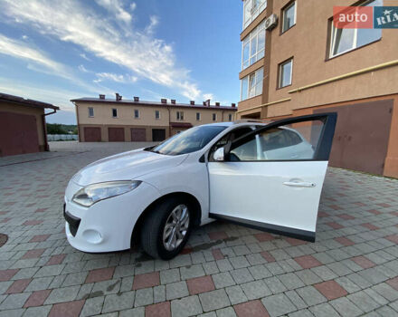 Белый Рено Меган, объемом двигателя 1.46 л и пробегом 240 тыс. км за 6900 $, фото 3 на Automoto.ua