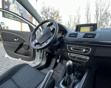 Белый Рено Меган, объемом двигателя 1.5 л и пробегом 250 тыс. км за 7700 $, фото 11 на Automoto.ua