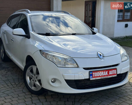 Белый Рено Меган, объемом двигателя 1.6 л и пробегом 238 тыс. км за 6450 $, фото 61 на Automoto.ua