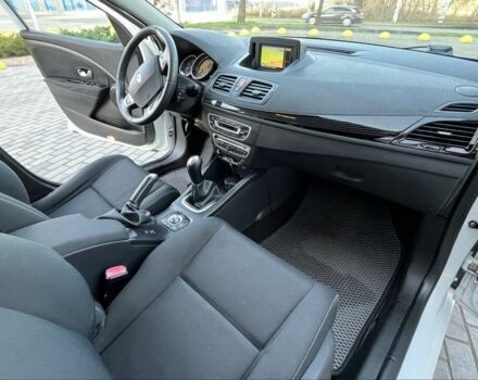 Белый Рено Меган, объемом двигателя 1.5 л и пробегом 250 тыс. км за 7700 $, фото 12 на Automoto.ua