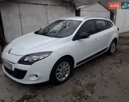 Белый Рено Меган, объемом двигателя 1.9 л и пробегом 267 тыс. км за 7000 $, фото 2 на Automoto.ua