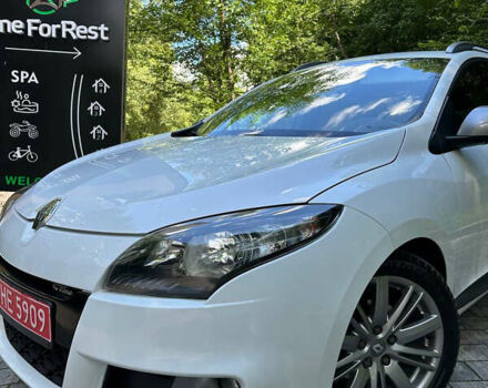 Белый Рено Меган, объемом двигателя 1.5 л и пробегом 230 тыс. км за 8299 $, фото 2 на Automoto.ua