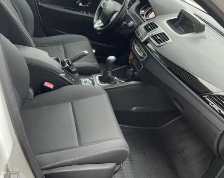 Белый Рено Меган, объемом двигателя 1.5 л и пробегом 263 тыс. км за 8200 $, фото 5 на Automoto.ua