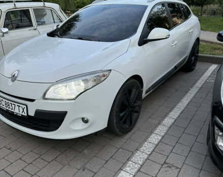 Белый Рено Меган, объемом двигателя 1.5 л и пробегом 277 тыс. км за 7500 $, фото 2 на Automoto.ua