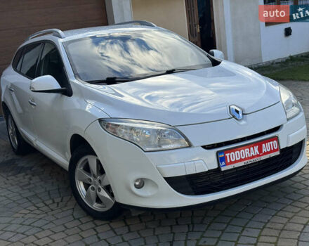 Белый Рено Меган, объемом двигателя 1.6 л и пробегом 238 тыс. км за 6450 $, фото 62 на Automoto.ua