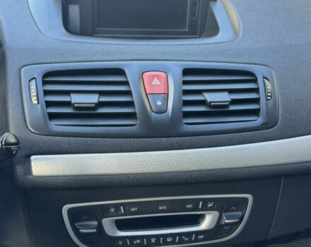 Белый Рено Меган, объемом двигателя 1.6 л и пробегом 238 тыс. км за 6450 $, фото 13 на Automoto.ua