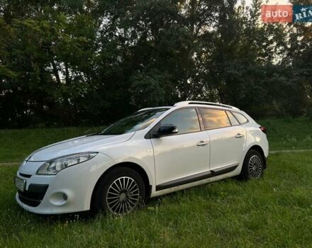 Белый Рено Меган, объемом двигателя 1.4 л и пробегом 250 тыс. км за 7350 $, фото 2 на Automoto.ua