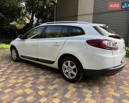 Білий Рено Меган, об'ємом двигуна 1.46 л та пробігом 156 тис. км за 7500 $, фото 1 на Automoto.ua