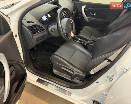 Белый Рено Меган, объемом двигателя 1.4 л и пробегом 198 тыс. км за 7400 $, фото 9 на Automoto.ua