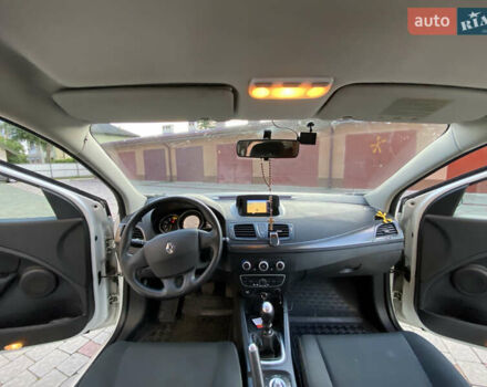 Белый Рено Меган, объемом двигателя 1.46 л и пробегом 240 тыс. км за 6900 $, фото 15 на Automoto.ua