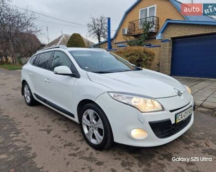 Белый Рено Меган, объемом двигателя 1.5 л и пробегом 280 тыс. км за 6700 $, фото 1 на Automoto.ua