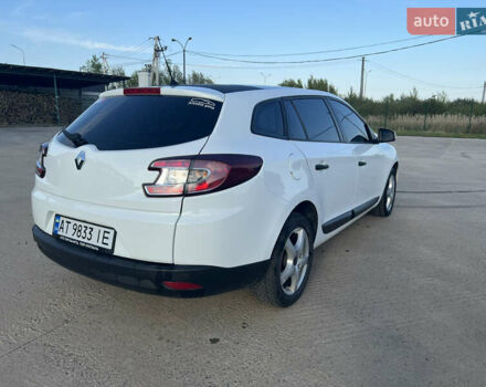 Белый Рено Меган, объемом двигателя 1.5 л и пробегом 235 тыс. км за 7200 $, фото 3 на Automoto.ua