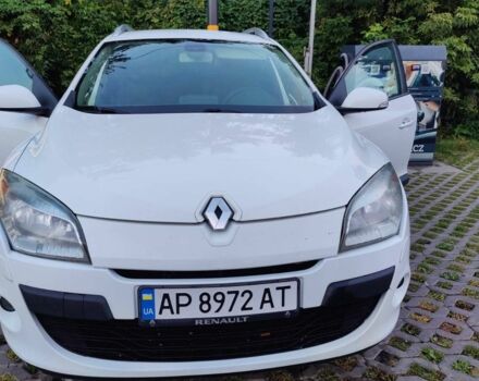 Белый Рено Меган, объемом двигателя 1.5 л и пробегом 409 тыс. км за 5200 $, фото 2 на Automoto.ua
