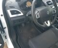 Белый Рено Меган, объемом двигателя 1.5 л и пробегом 300 тыс. км за 6311 $, фото 15 на Automoto.ua