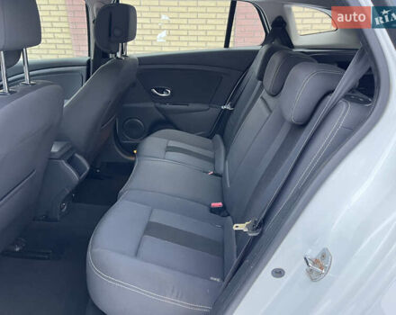 Білий Рено Меган, об'ємом двигуна 1.46 л та пробігом 239 тис. км за 7550 $, фото 24 на Automoto.ua