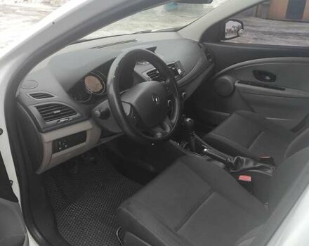 Белый Рено Меган, объемом двигателя 1.5 л и пробегом 207 тыс. км за 6700 $, фото 8 на Automoto.ua