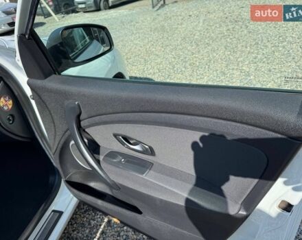 Белый Рено Меган, объемом двигателя 1.5 л и пробегом 221 тыс. км за 7600 $, фото 47 на Automoto.ua