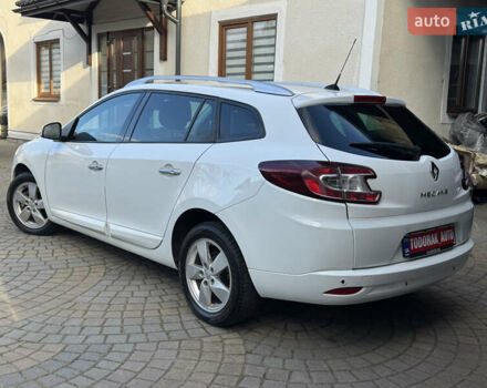Белый Рено Меган, объемом двигателя 1.6 л и пробегом 238 тыс. км за 6450 $, фото 2 на Automoto.ua