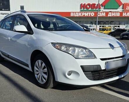 Рено Меган 2011 у Дніпро (Дніпропетровську) на Automoto.ua Білий Рено Меган, об'ємом двигуна 2 л та пробігом 218 тис. км за 8000 $, фото 3 на Automoto.ua