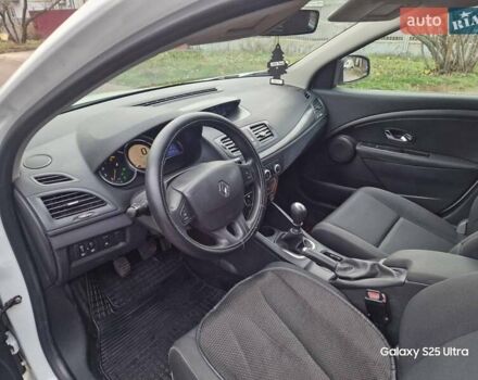 Белый Рено Меган, объемом двигателя 1.5 л и пробегом 280 тыс. км за 6700 $, фото 13 на Automoto.ua