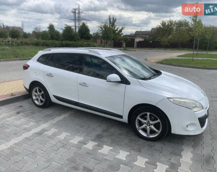 Белый Рено Меган, объемом двигателя 1.5 л и пробегом 216 тыс. км за 7200 $, фото 4 на Automoto.ua