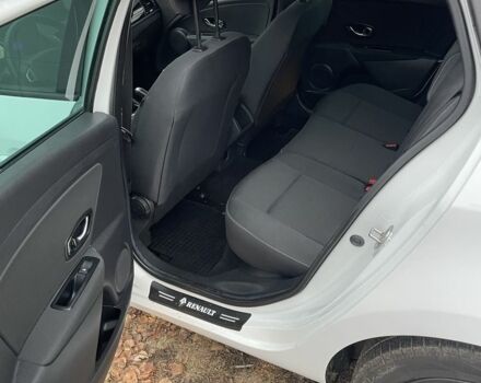 Белый Рено Меган, объемом двигателя 1.5 л и пробегом 263 тыс. км за 8200 $, фото 7 на Automoto.ua