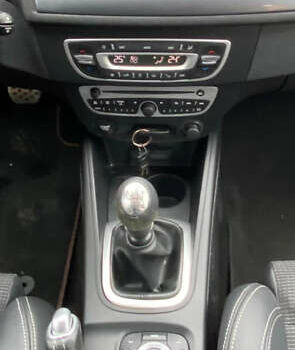 Белый Рено Меган, объемом двигателя 1.9 л и пробегом 237 тыс. км за 7800 $, фото 14 на Automoto.ua