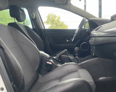 Белый Рено Меган, объемом двигателя 1.5 л и пробегом 150 тыс. км за 8500 $, фото 26 на Automoto.ua