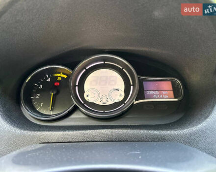 Белый Рено Меган, объемом двигателя 1.5 л и пробегом 230 тыс. км за 8299 $, фото 13 на Automoto.ua