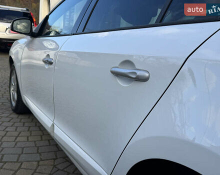 Белый Рено Меган, объемом двигателя 1.6 л и пробегом 238 тыс. км за 6450 $, фото 50 на Automoto.ua
