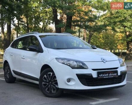 Білий Рено Меган, об'ємом двигуна 1.46 л та пробігом 237 тис. км за 7499 $, фото 2 на Automoto.ua