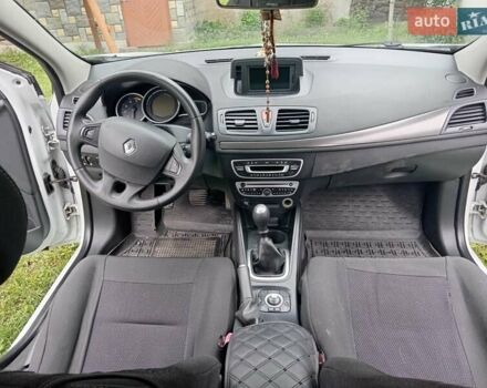 Белый Рено Меган, объемом двигателя 1.5 л и пробегом 272 тыс. км за 7950 $, фото 13 на Automoto.ua