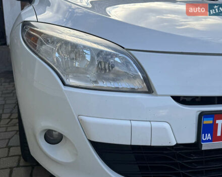 Белый Рено Меган, объемом двигателя 1.6 л и пробегом 238 тыс. км за 6450 $, фото 43 на Automoto.ua